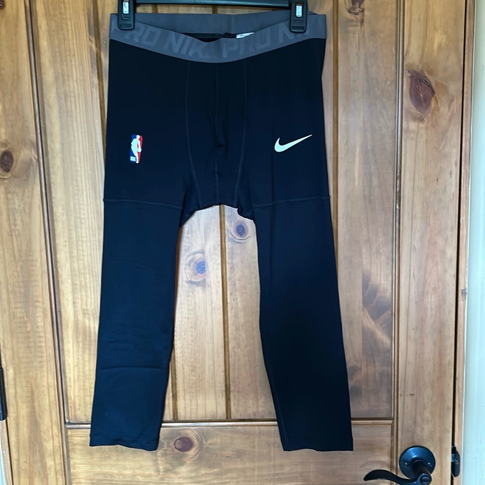 New - never been worn- Nike Pro 3/4 compression pants